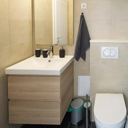 Piero アパート スプリト